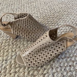 Vince Camuto Woven Stacked Heel Sandal Like New 9M